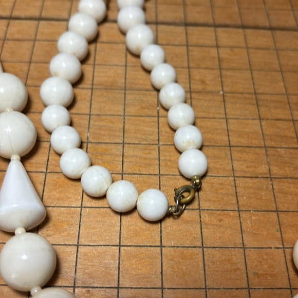 MCM Mixed Geometric White Beads Brass Tone Ribbed Spacers Spring Ring Clasp EVC - Picture 6 of 13